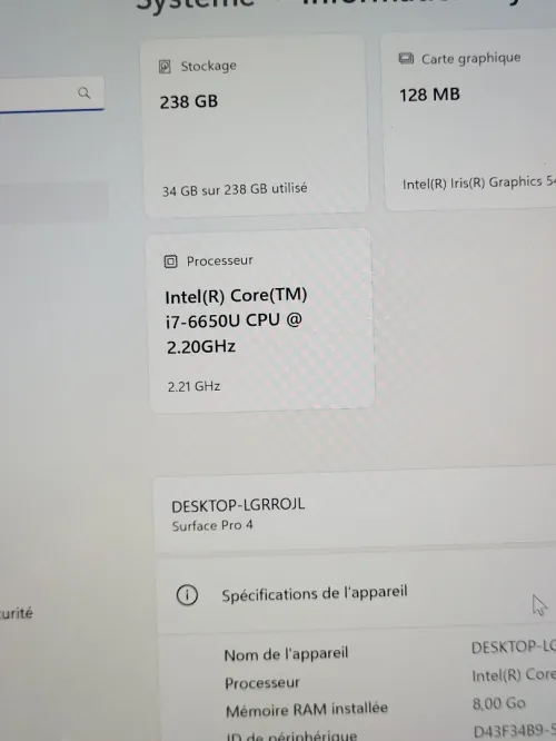Microsoft Surface Pro 4 | INTEL CORE i7 6650U | 8GB RAM | 256 SSD | INTEL IRIS GRAPHICS