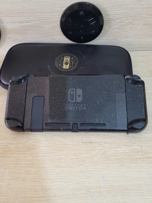 Nintendo Switch + 1 JEUX + PROTECTION TRANSPARENTE + POCHETTE