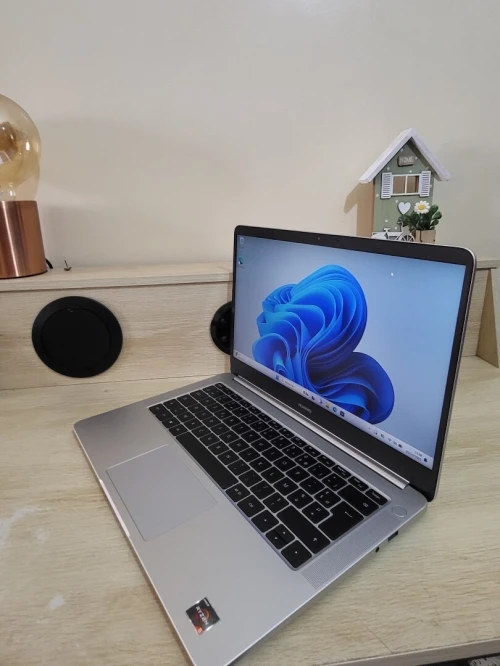 Huawei MateBook 14 POUCES FHD | Ryzen 5 2500U | 8GB RAM | 500GB SSD | Radeon VEGA 8 Mobile Graphics