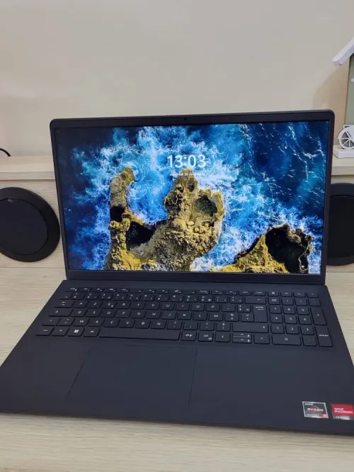 DELL VOSTRO 15.6'' FHD | RYZEN 5 5500U | 8GB RAM | 512GB SSD | AMD RADEON GRAPHICS