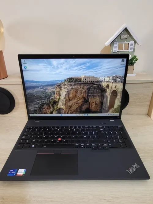 Thinkpad T16 GEN 2 16'' FHD | CORE i7 1355U | 32GB RAM | 1TB NVMe SSD | INTEL IRIS XE GRAPHICS