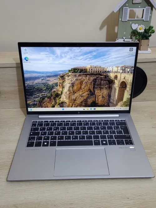 HP ELITEBOOK 845 G11 14'' FHD | RYZEN 5 8540U | 16GB RAM | 512GB NVMe | AMD RADEON 740M GRAPHICS