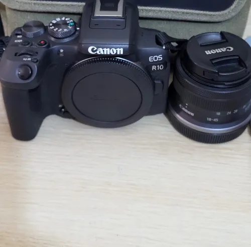 CANON EOS R10 hybride enregistrement en 4K UHD + objectif RF-S 18-45mm F4.5-6.3 IS STM NEUF