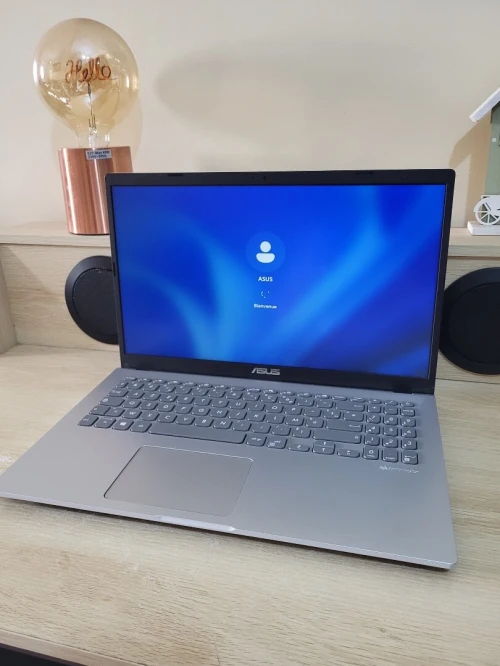 ASUS VivoBook 15.6" FHD | INTEL Pentium Silver N5000 | 4GB RAM | 256GB SSD | INTEL UHD GRAPHICS