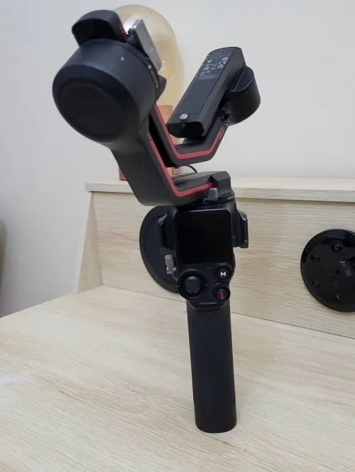 DJI RONIN RS 3 Stabilisateur de nacelle à 3 Axes pour Reflex et caméras Canon/Sony/Nikon....