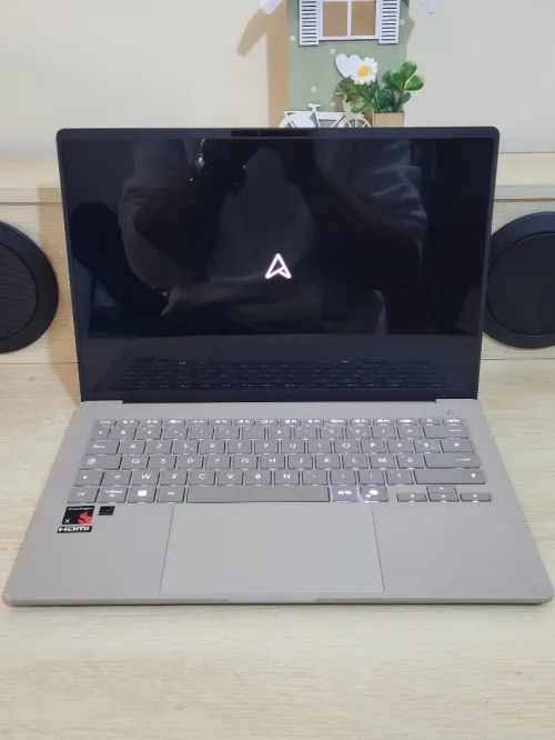 Asus ZenBook A14 14" OLED Full HD+ | Snapdragon X X1-26-100 | 16GB RAM | 512GB NVMe SSD | Qualcomm Adreno x1-45 GPU