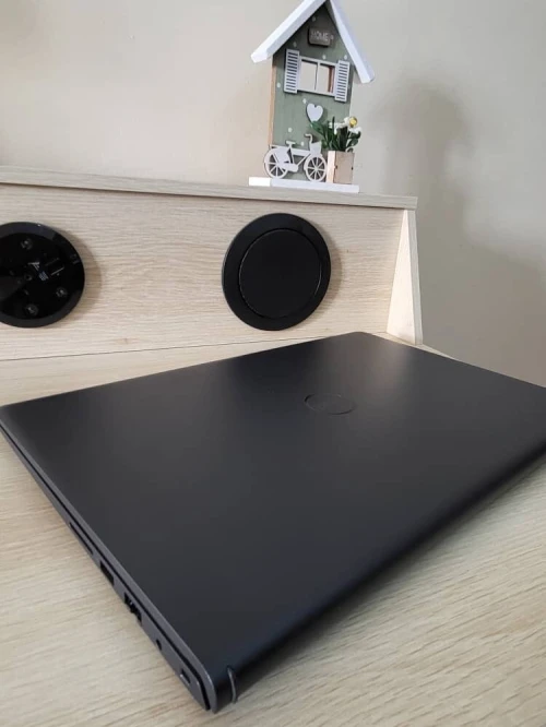 DELL VOSTRO 15.6'' FHD | RYZEN 5 5500U | 8GB RAM | 512GB SSD | AMD RADEON GRAPHICS 