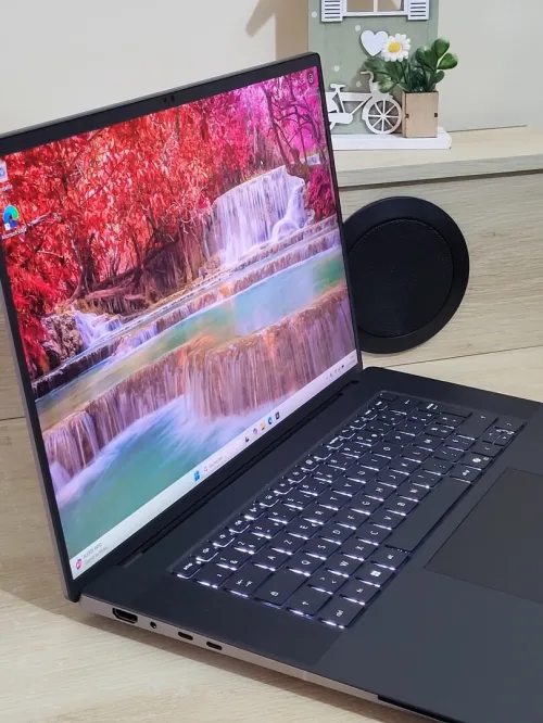 DELL PRECISION 5690 | CORE Ultra 7-165H | RTX 1000 ADA 6GB | 512GB NVMe SSD | 32GB RAM