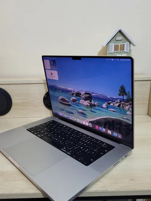 MacBook Pro M1 Max 2021 | 16'' CPU 10 GPU 24 | 32GB RAM | 1TB SSD | CYCLES 79
