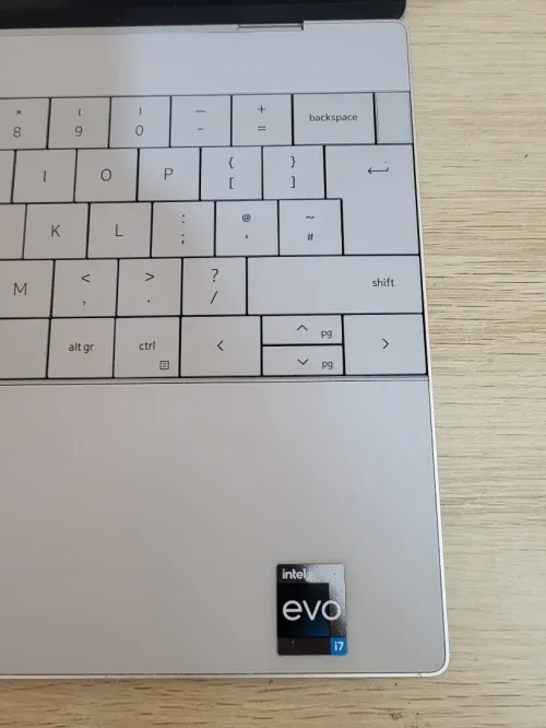 DELL XPS 9320 | EVO CORE i7-1260P | 16GB RAM | 512GB SSD | INTEL IRIS XE GRAPHICS