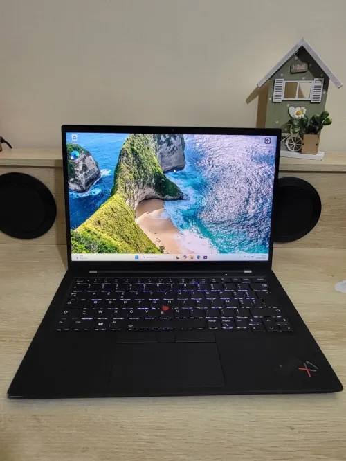 Thinkpad X1 CARBON GEN 9 | EVO vPRO CORE i5 1145G7 | 8GB RAM | 256GB NVMe SSD | 4G LTE WIFI 6