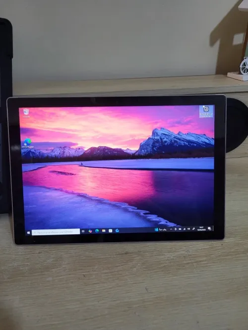 Microsoft Surface Pro 7 10EME GEN CORE i5 1035G4 - 8GB RAM - 128 SSD