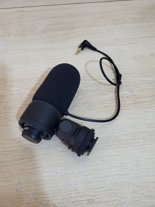 Microphone stéréo Nikon ME-1 pour appareil photo reflex numérique muni d'une prise jack stéréo