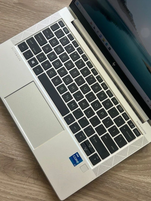 HP ELITEBOOK 830 G8 | CORE I7-1185G7 | 32GB RAM | 512 SSD | Iris Xe Graphics