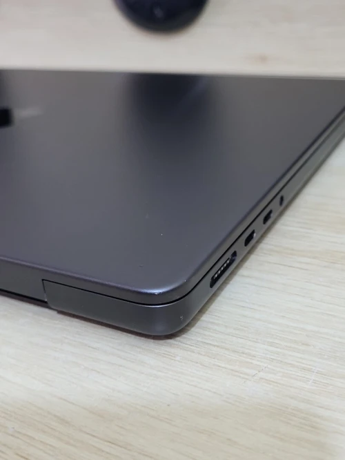 MacBook Pro M4 MAX 14'' 2024 | Puce M4 Max CPU 16 COEURS | GPU 40 COEURS | 64GB RAM | 1TB SSD | CYCLES 177