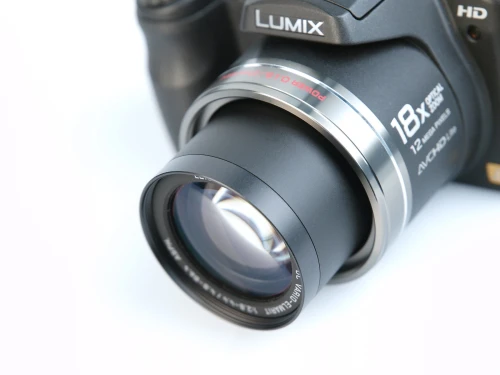 Panasonic Lumix FZ38 Zoom 18x Optical Résolution : 12.1Mp