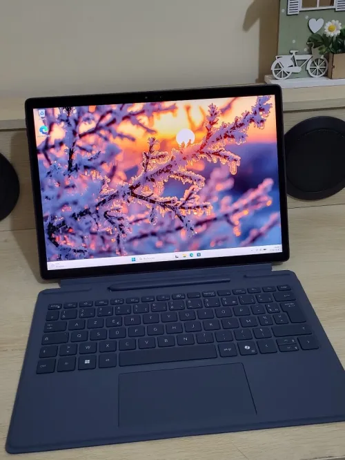 DELL LATITUDE 7350 détachable 13 TACTILE | INTEL Ultra 7 164U | 16GB RAM | 256GB NVMe SSD | INTEL GRAPHICS