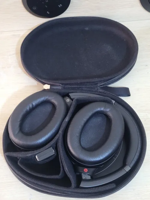 Sony WH-1000XM3 Casque sans fil Bluetooth à réduction de bruit (batterie 30h, capteur tactile, application Headphones Connect, fonction de charge rapide