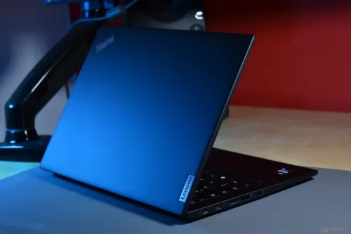 LENOVO THINKPAD T14 GEN3 2.2K Tactile RYZEN 5 6650U 2.90GHz | 16GB RAM | 256GB NVME SSD 