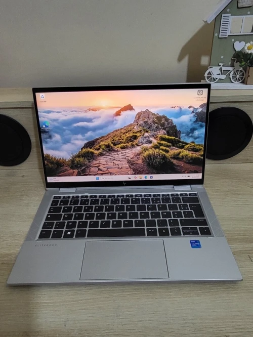 HP EliteBook X360 1030 G8 TACTILE 2-En-1 | CORE i5-1145G7 | 16GB RAM | 256GB NVME SSD |