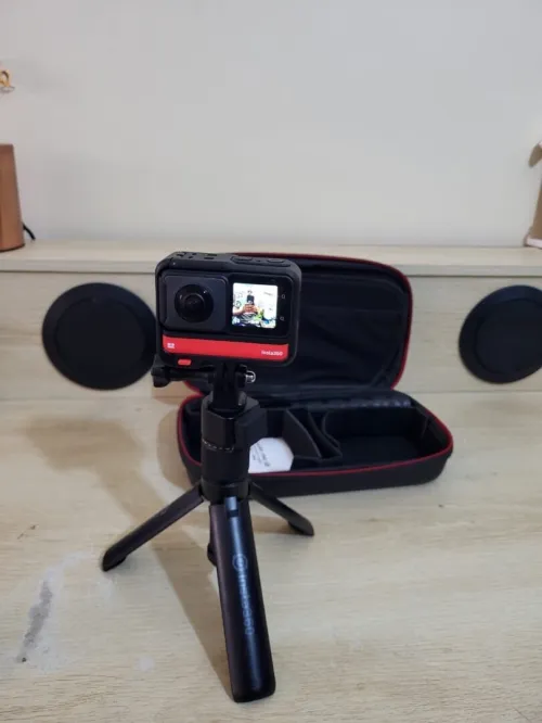 Insta360 One RS Twin Edition on Geht's Kit - Caméra d'action étanche 4K60fps et 5.7K 360 avec objectifs interchangeables - stabilisation - Photos 48MP - HDR Actif - Traitement IA