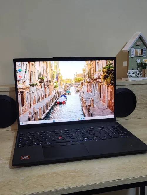LENOVO THINKPAD P16s GEN 4 | AMD RYZEN AI 9 HX PRO 350 w | 96GB RAM | 2TB NVME | AMD RADEON 890M 8GB | WORKSTATION | ANNÉE 2026