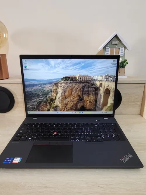 Thinkpad T16 GEN 2 16'' FHD | CORE i7 1355U | 32GB RAM | 1TB NVMe SSD | INTEL IRIS XE GRAPHICS