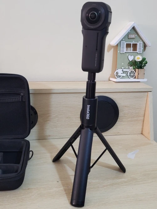 Insta360 One RS 1-inch 360 Edition - Caméra 360 VIDEO UHD 6K avec Deux capteurs 1 Pouce, co-conçue avec Leica, Photo 21MP, stabilisation FlowState, Faible luminosité de qualité, résistante à l'eau