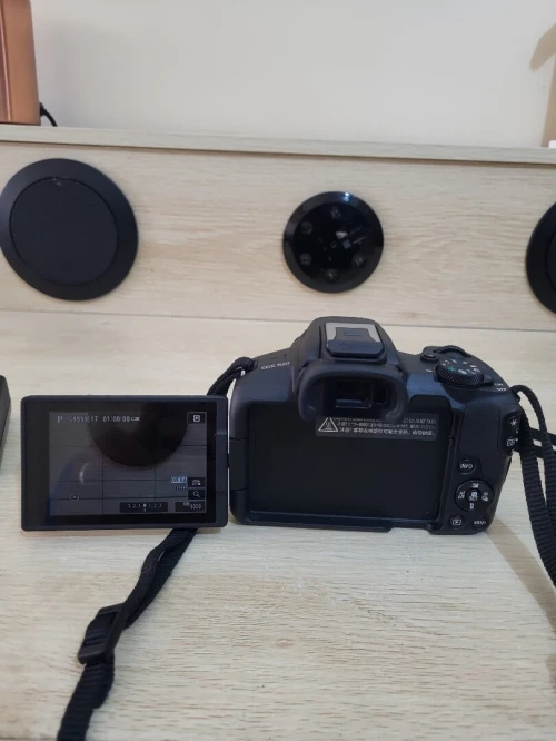 Canon EOS R50 hybride APS-C 24.2Mpx vidéo UHD 4K/30p WiFi + objectif RF-S 18-45mm F4.5-6.3 IS STM