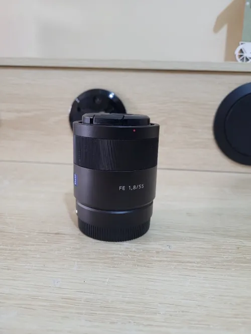 Objectif Sony FE 55mm F/1.8 ZEISS Sonnar T*