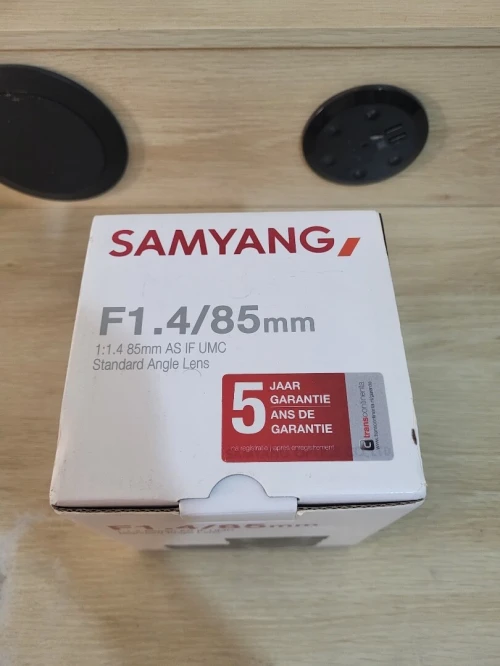 Samyang AE 85mm f/1.4 AS IF UMC plein format -APS-C Objectif portrait pour Nikon F D780 D3500 D850..