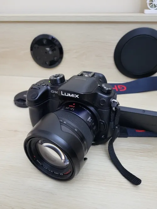 Hybride Panasonic Lumix GH4 vidéo en 4K/UHD + Lumix G X Vario 12-35mm f/2.8 ASPH Power OIS
