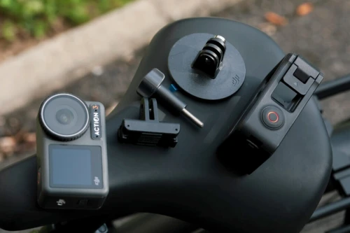 Dji Osmo Action 3 Camera sport d'action étanche Adventure combo - Vidéo en UHD 4K-120 ips 