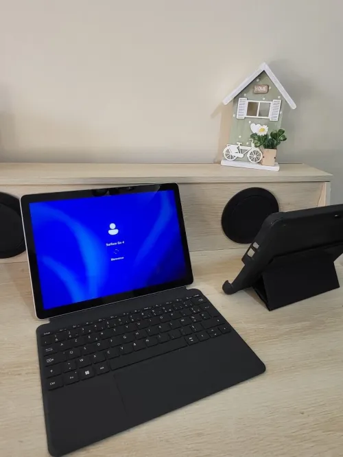 Microsoft Surface GO 4 TACTILE | INTEL N200 | 8GB RAM | 256GB SSD | Poids : 544g