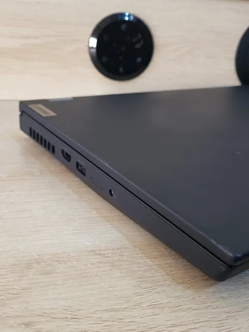 ThinkPad P15 | INTEL vPRO CORE i7-10850H | NVIDIA QUADRO T2000 4GB | 32GB RAM | 512GB NVMe | Workstation