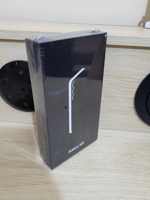 SAMSUNG GALAXY S25 / 12GB RAM / 512GB SILVER SHADOW / ÉTAT NEUF JAMAIS UTILISÉ ( SOUS BLISTER ) non déballée