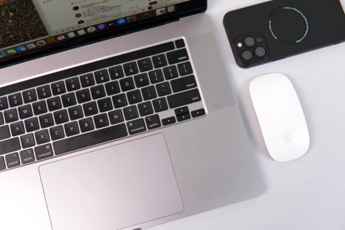 MacBook Pro 16" 2019 | CORE i7 | 16GB RAM | AMD RADEON PRO 5300M 4GB | 512GB SSD |GAMME Workstation