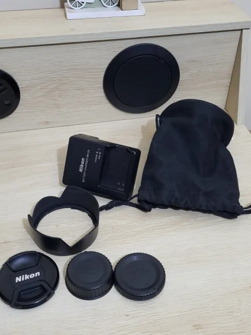 Nikon D5200 Appareil photo numérique Réflex 24,2 Mpix + Objectif AF-S DX 18-105mm f/ ED VR