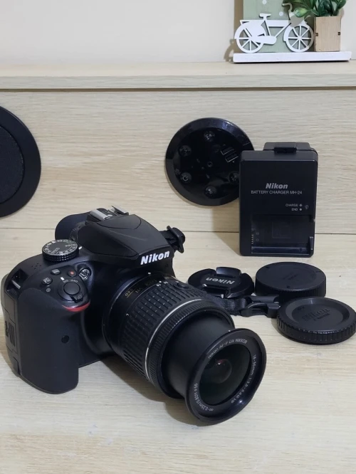 Nikon D3400 Appareil Photo Numérique Réflex 24.2 Mpix + OBJECTIF Nikon AF-P DX Nikkor 18 55mm f 3.5 5.6 g vr
