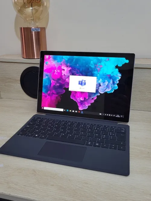 Surface Pro 6 | CORE i7 8650U | 8GB RAM | 256GB SSD | INTEL UHD GRAPHICS