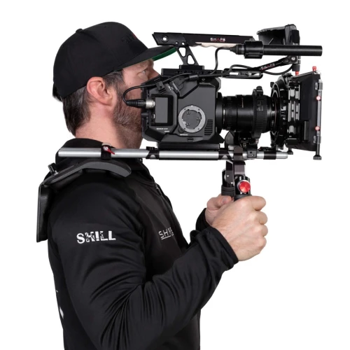 CAMERA PROFESSIONNELLE PANASONIC EVA1 CAPTEUR SUPER 35mm 5.7K 5720 x 3016 VIDEO 4K DE QUALITE CINEMA