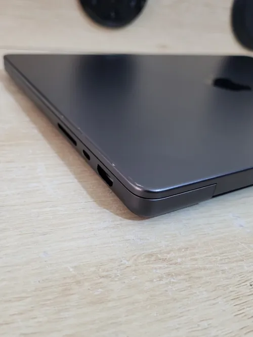 MacBook Pro M4 2024 Noir sidéral | PUCE M4 10 CORE | GPU 10 CORE | 16GB RAM | 512GB SSD | CYCLES 141 | CAPACITÉ BATTERIE 98%
