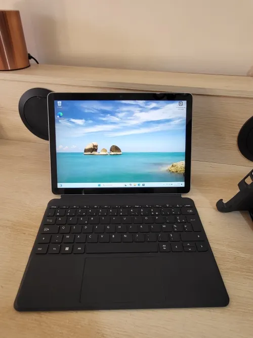Microsoft Surface GO 4 TACTILE | INTEL N200 | 8GB RAM | 256GB SSD | Poids : 544g