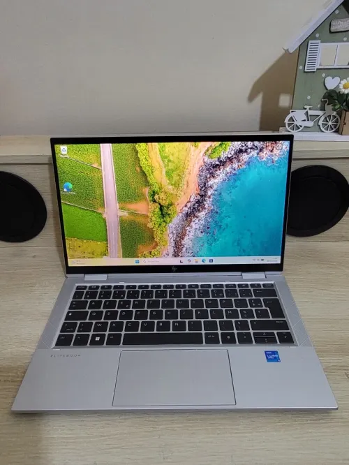 HP EliteBook X360 1030 G8 TACTILE 2-En-1 | CORE i5-1145G7 | 16GB RAM | 256GB NVME SSD |