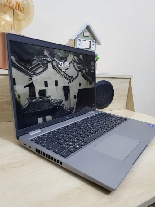 DELL LATITUDE 5520 | INTEL CORE i7 1165G7 | 16GB RAM | 256GB SSD | INTEL Iris Xe