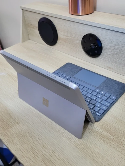 Microsoft Surface GO 2 TACTILE | CORE M3-8100Y 1.61GHz | 8GB RAM | 256GB SSD | LTE 4G | Poids : 544g