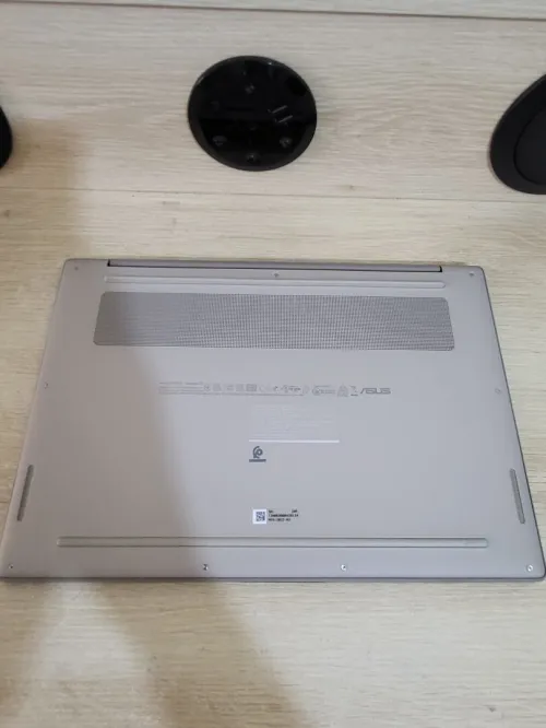 Asus ZenBook A14 14" OLED Full HD+ | Snapdragon X X1-26-100 | 16GB RAM | 512GB NVMe SSD | Qualcomm Adreno x1-45 GPU