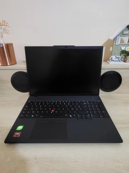 THINKPAD P16s GEN 4 | RYZEN AI 7 PRO 350/w | 32GB RAM | 512GB | RADEON 860M 8GB | Workstation