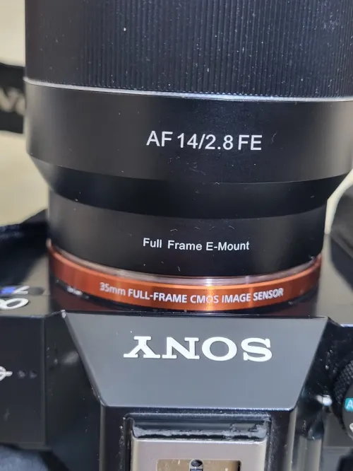 Sony Alpha 7S Hybride Plein Format Ultra vidéo 4K + Objectif Samyang AF 14mm F2.8 Full Frame