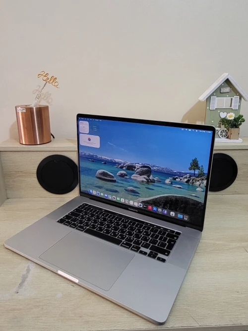 MacBook Pro 16" 2019 | CORE i7 | 16GB RAM | AMD RADEON PRO 5300M 4GB | 512GB SSD |GAMME Workstation